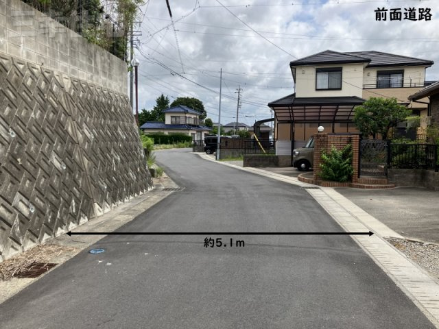 碧南市中山町 3号棟の前面道路含む現地写真|前面道路　目的を持った車しか通らない閑静な住宅街