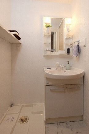 新品家具付きマンション比恵町11(KaGood福岡)の独立洗面台