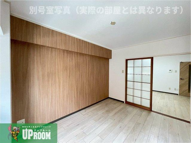 パークヒルズの居間・リビング