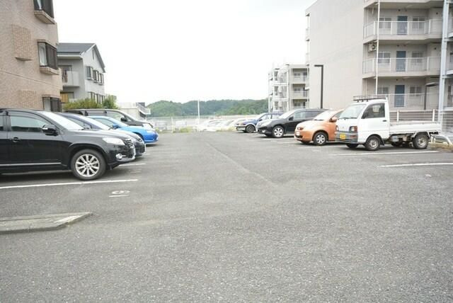 エミネンスあざみ野第２の駐車場