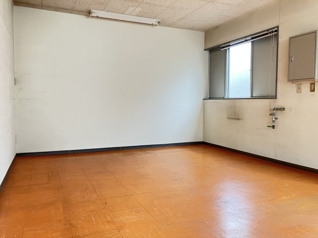 豊川市小田渕町３丁目の工場の内装|2階