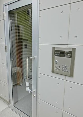 マーチ田端のエントランス