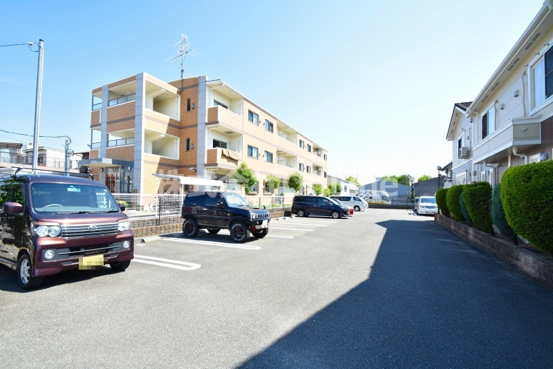 エアリーU.Sの駐車場