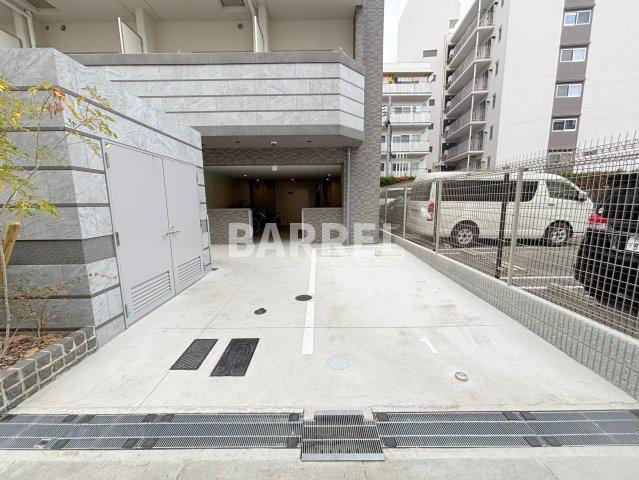 エムブイインプ新大阪の駐車場