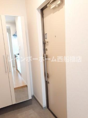 レーヴ習志野の玄関