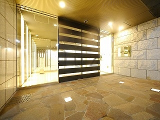 ガーラグランディ横濱桜木町のエントランス