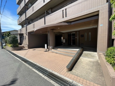 モンテベルデ豊中のエントランス|落ち着いたエントランスです