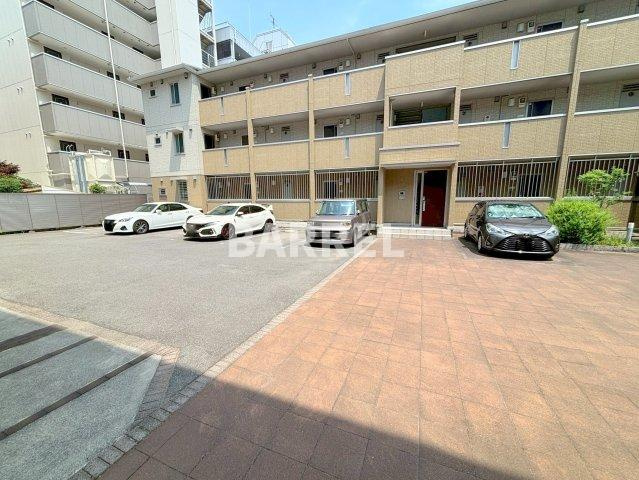 シャルムAの駐車場