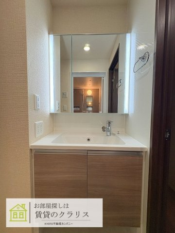 GRAMM西衣手町の洗面所