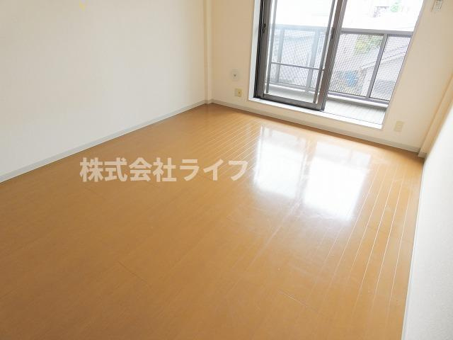 ヴィラマルーンの洋室