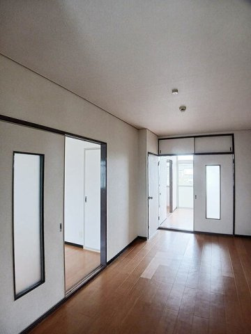 グリーンハイツＫの居間・リビング|使いやすい居間です