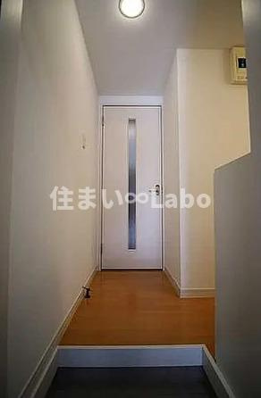 レジアス唐人町 236の玄関