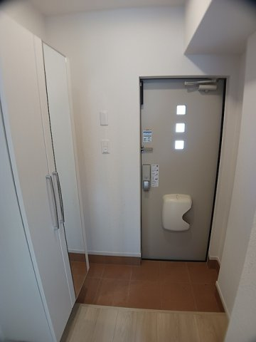 シャリオ　バシェの玄関|明るい玄関です