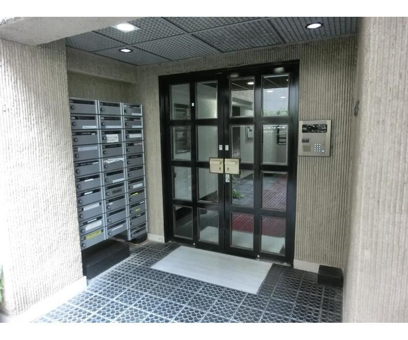 氷川アネックス２号館のエントランス