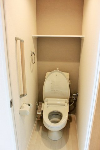 クレイノスガノ東のトイレ|温水洗浄便座付き