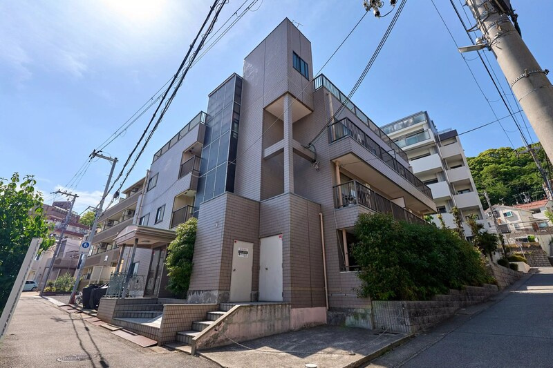 AP1437 ロイヤルコート山本通の外観