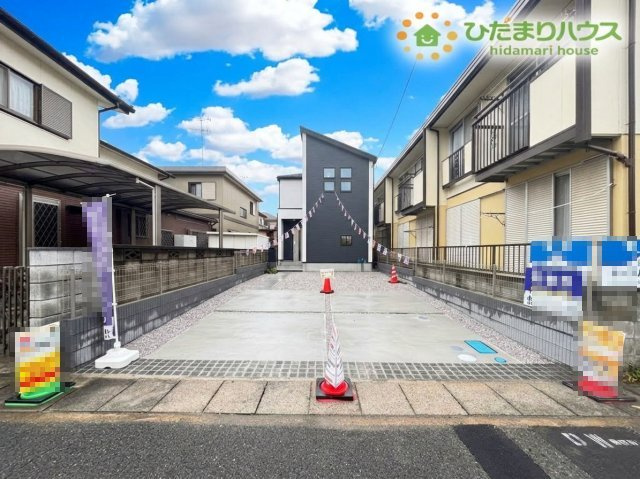 鴻巣市新宿　新築一戸建て　グラファーレ　01の駐車場