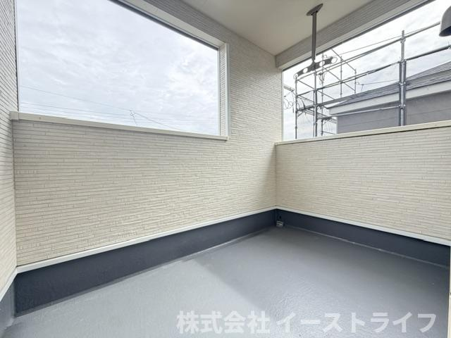 【新築戸建】　いわき市内郷高坂町第11のバルコニー|７号棟写真　インナーバルコニーは広々としていてお洗濯が楽ちんです。また日当たりを好む植物を育てるにはぴったりの空間なので、ガーデニングの場としても楽しむことができます◎
