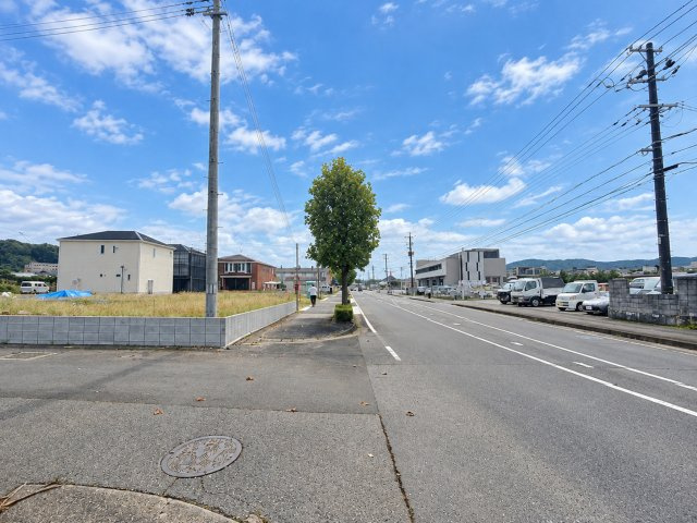 【新築戸建】　いわき市内郷高坂町第11の前面道路含む現地写真|西側15.9ｍ公道