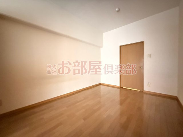 シャルムⅠの洋室|明るい洋室です