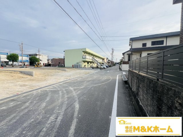 知多市にしの台1丁目　全5棟　3号棟の前面道路含む現地写真|R8.9.25撮影　外壁サイディング貼り♪