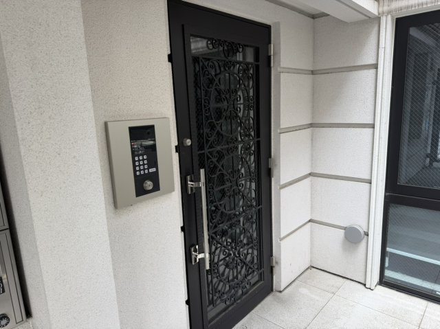 【エントランス】 | Ｒｅｓｉｄｅｎｃｅ　Ｃａｒｉｔａｓ　Ｈａｔａｇａｙａ