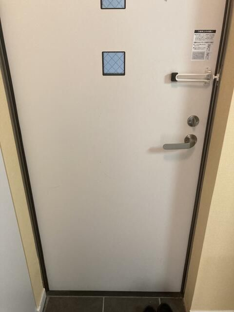 ル　シェール青木Ａ棟の玄関