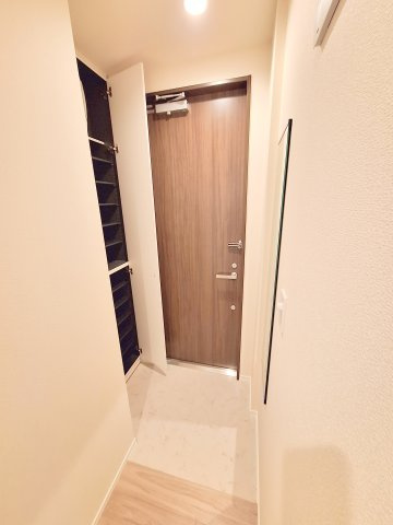 ＣＲＯＳＳＴＯＮＥの玄関