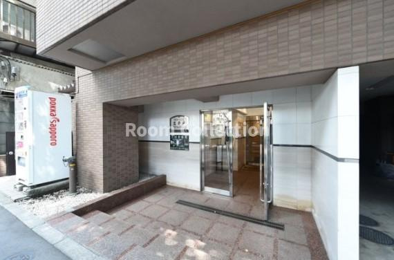 杉並区下高井戸２丁目の賃貸マンションのエントランス