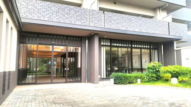 ルイシャトレ岸和田春木のエントランス