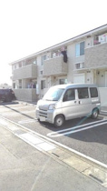 車をお持ちの方に嬉しい駐車場付きの物件です