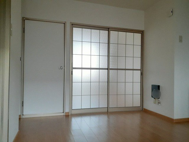 ゆったり過ごせる居間です