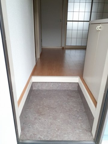 明るい玄関です