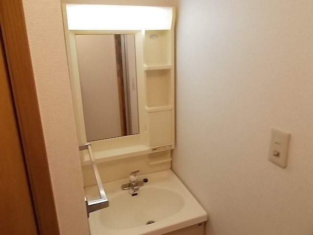 明るい洗面所です
