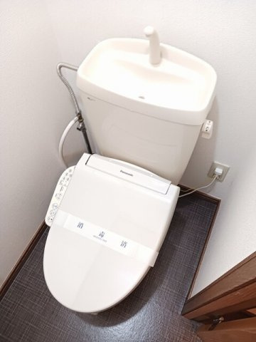 コンパクトで使いやすいトイレです
