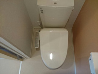 ゆったりとした空間のトイレです