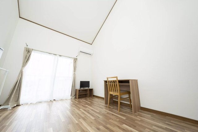 明るい色調の室内です