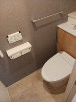 ゆったりとした空間のトイレです