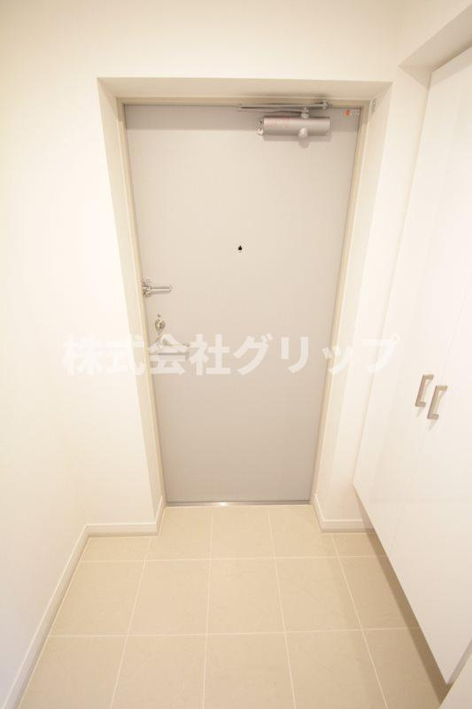リヴシティ横濱関内弐番館の玄関