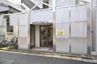 清潔なエントランスです