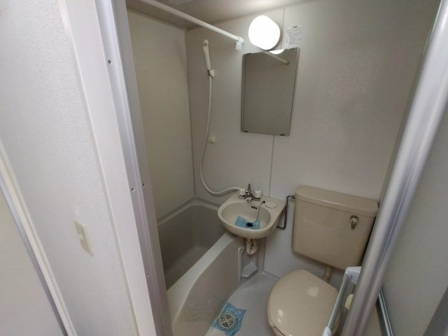コンパクトで使いやすいトイレです