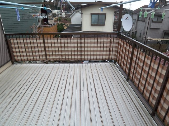 落ち着いた時間を過ごせるバルコニーです