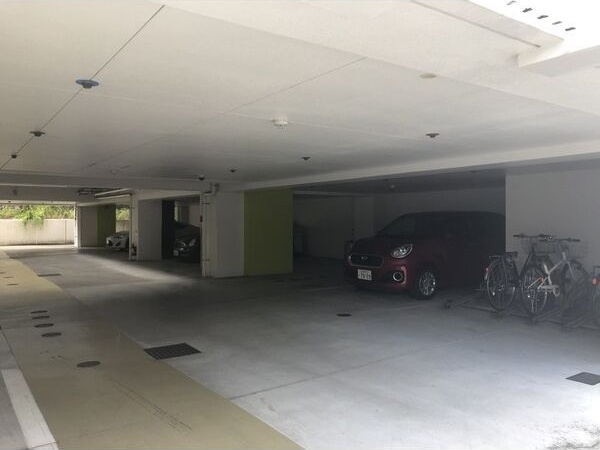 RIVO瑞穂公園の駐車場