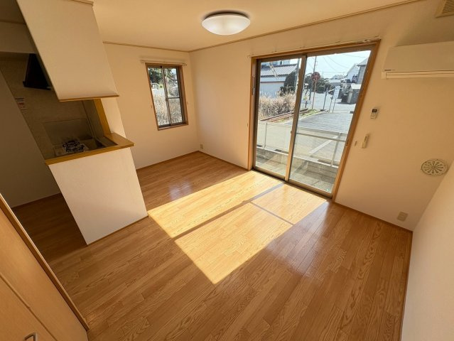 【居間・リビング】 | フェニックス | ※角部屋の写真となります