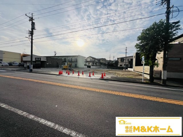 知多市にしの台1丁目　全5棟　5号棟の前面道路含む現地写真|R8.9.25撮影　WIC完備☆