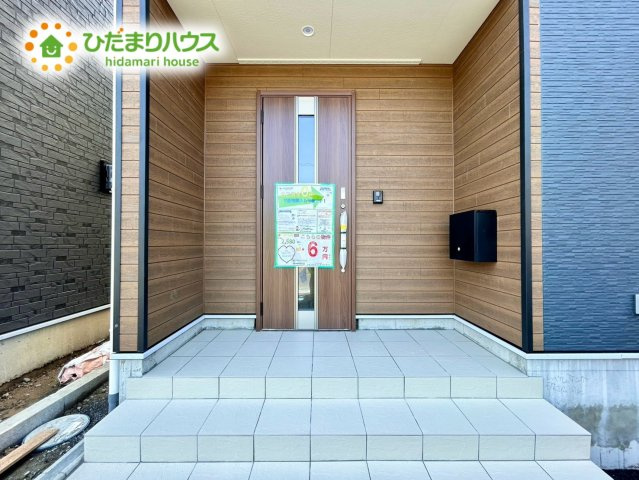 鴻巣市筑波第5Ⅱ期　新築戸建　クレイドル01の玄関