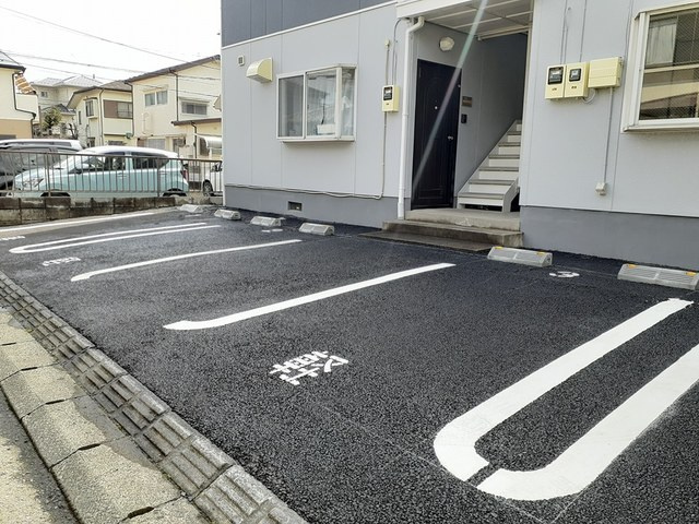 グレイスハイムＢの駐車場