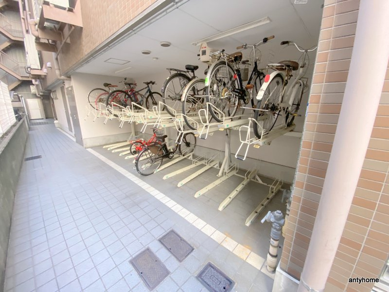 ウィステリア谷町　仲介手数料無料の駐車場