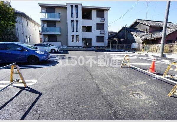 D-room岐南町八剣北の駐車場