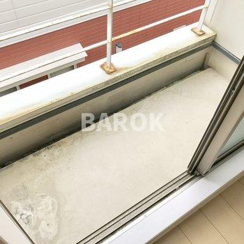 福岡市東区箱崎６丁目のアパートのバルコニー